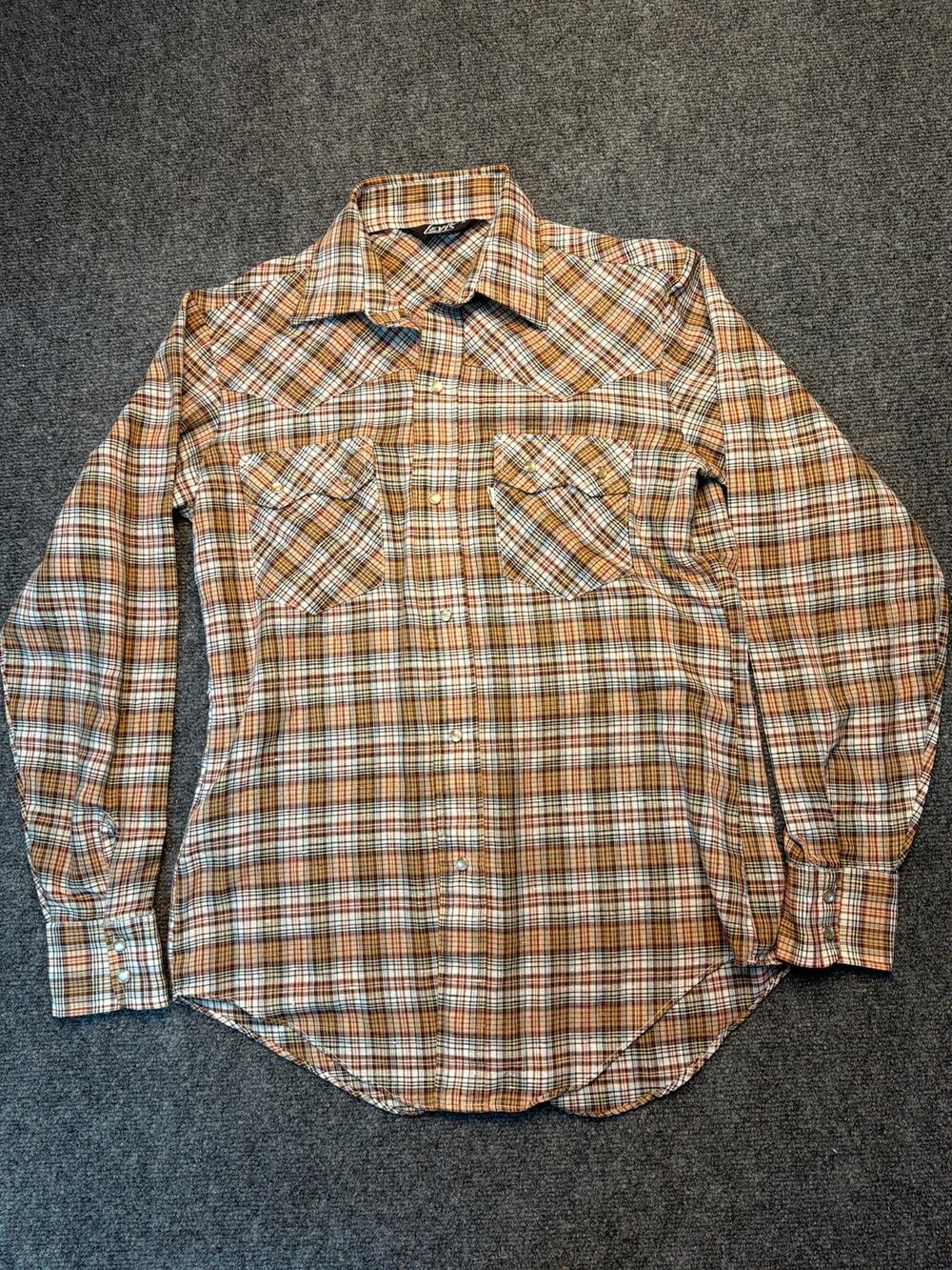 Vintage Levi’s Western/ Cowboy Shirt W/ pearl snaps Size Men’s Small